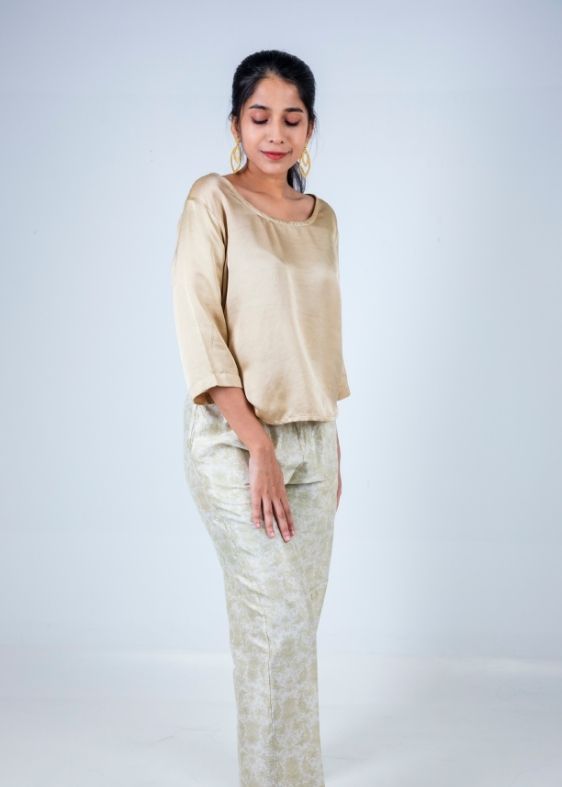 Round neck beige blouse
