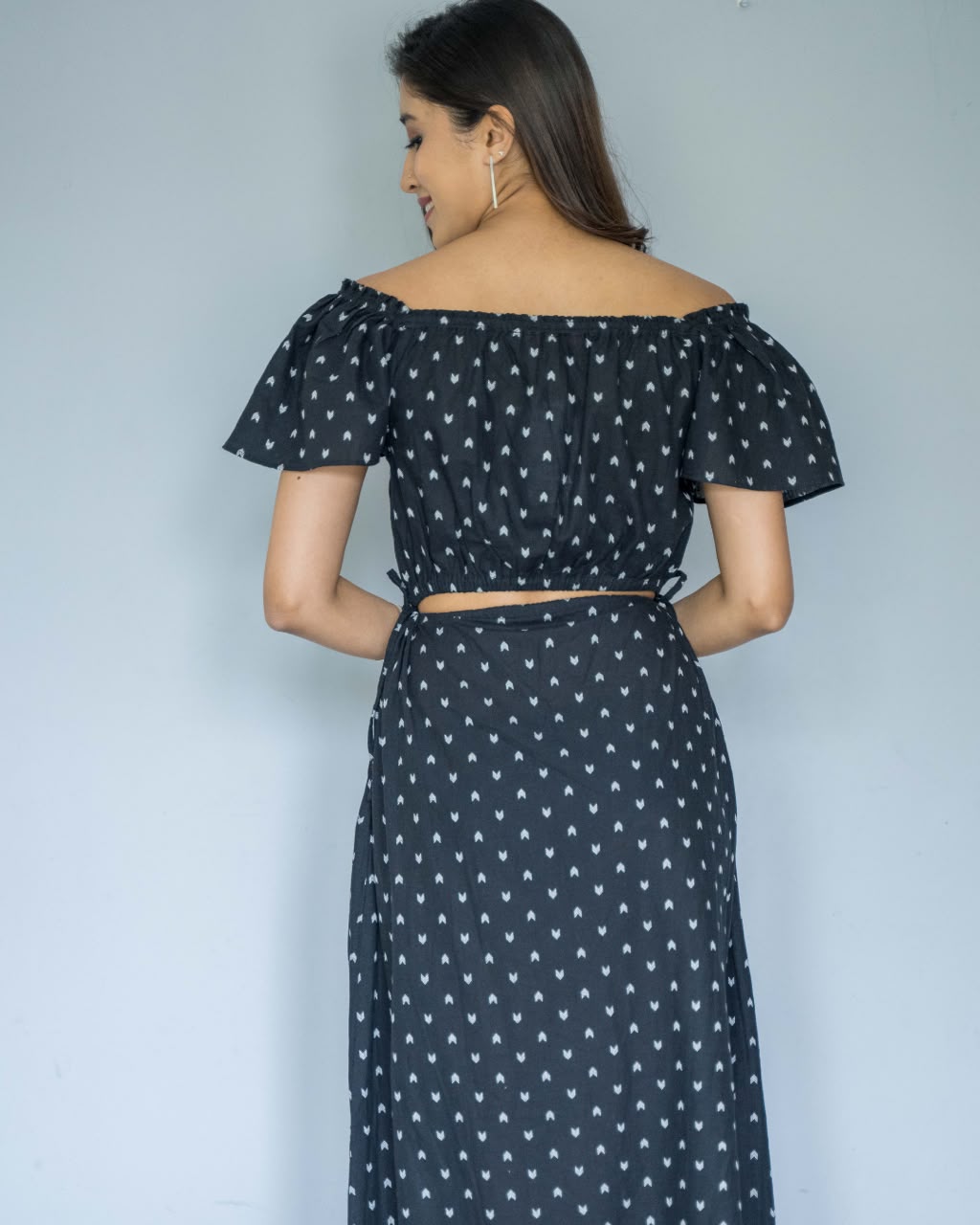 Black White Off-Shoulder Cotton Keyhole Dress