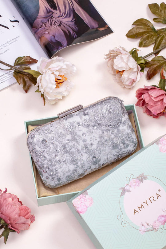 Silver Embroidered Box Clutch
AM-BC-1220-0008