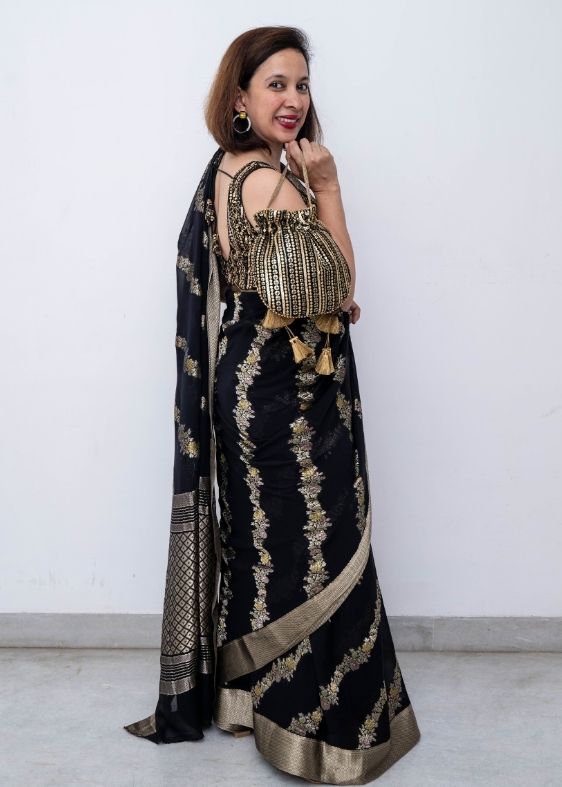 Antique Black Embroidered Potli - AM-PT-0225-0003
