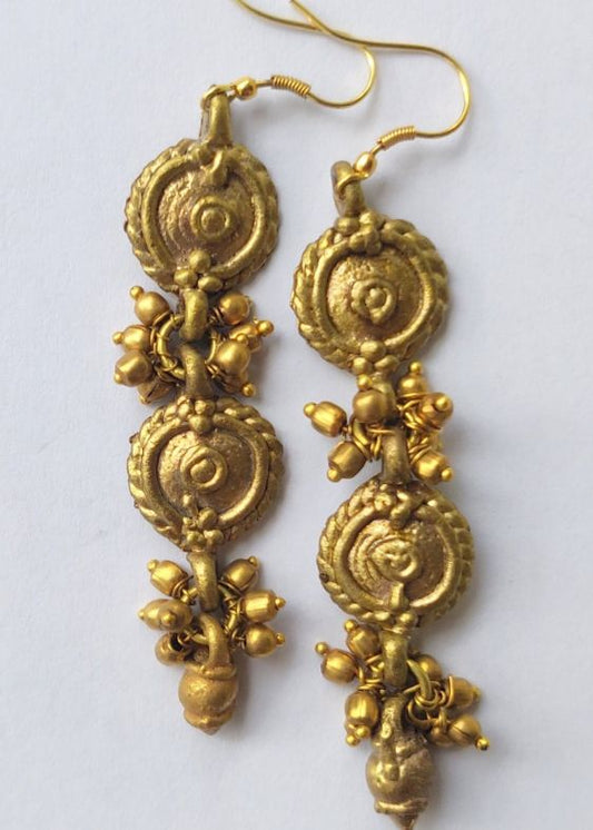 Circle beads long earrings