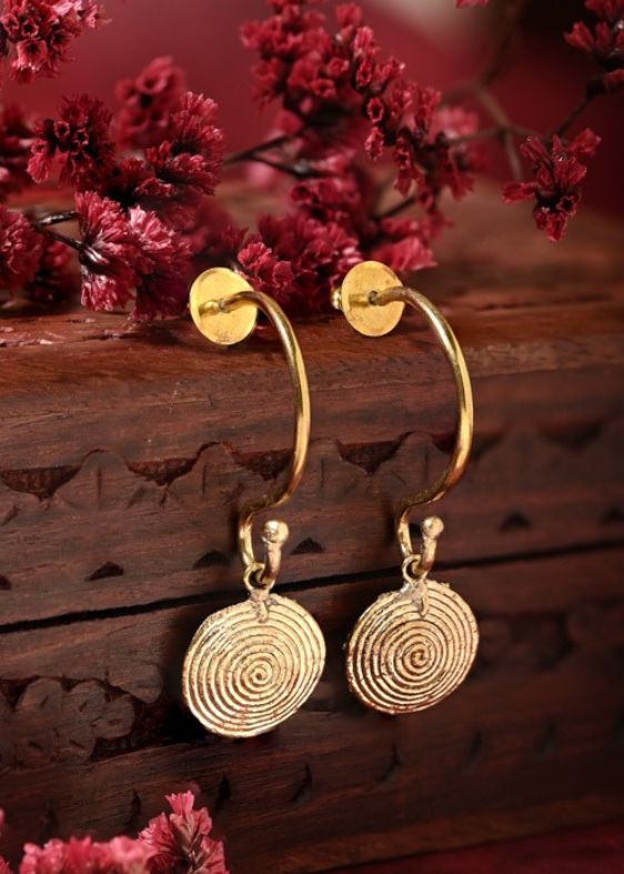Round spring earrings