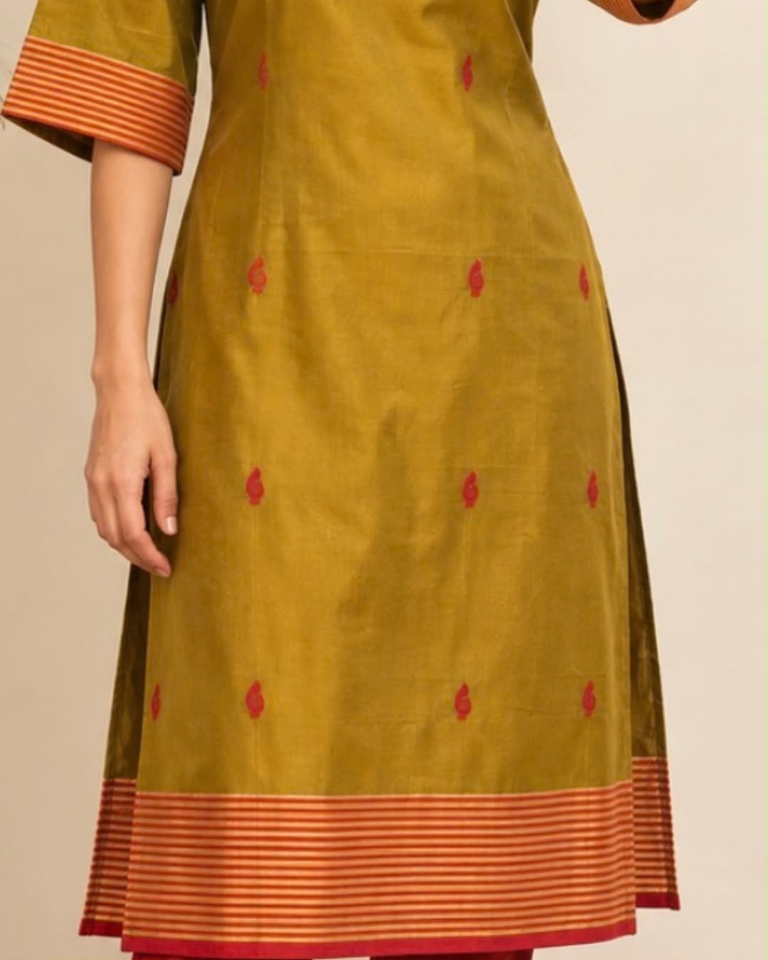 Mehanti Green V Neck Maheswari Silk Cotton Kurta