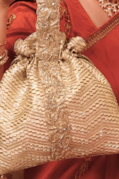 Sunehri Embroidered top handle potli - Gold
AM-PT-0526-0003