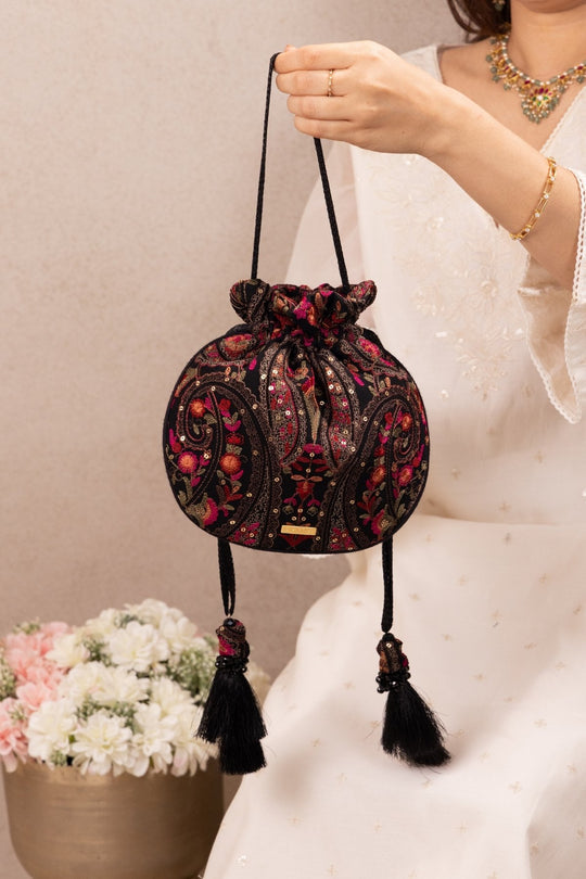 Rumi Embroidered Potli - Black
AM-PT-0726-0024