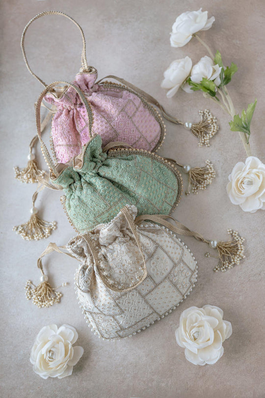 Mosaic Luxe Embroidered Potli Bag - Off white
AM-PT-1220-0014