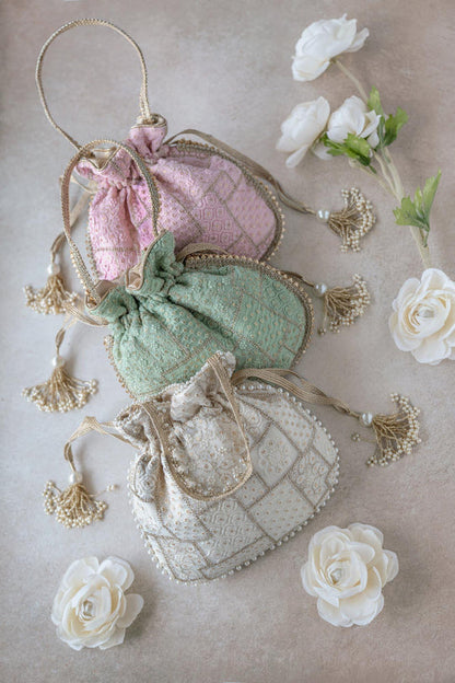 Mosaic Luxe Embroidered Potli Bag - Off white
AM-PT-1220-0014