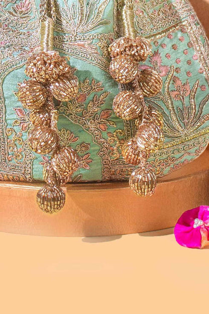 Amer turquoise potli
AM-PT-0723-0007