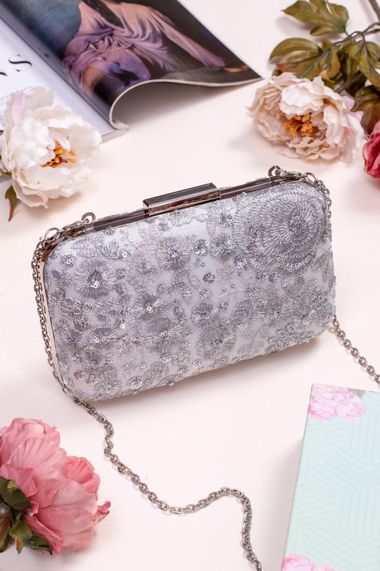 Silver Embroidered Box Clutch
AM-BC-1220-0008