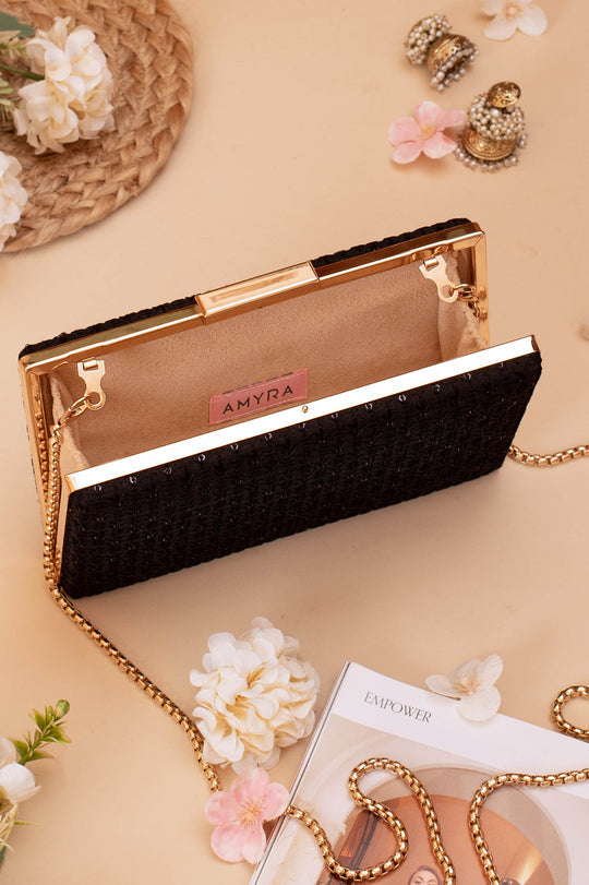Noir Black Clutch
AM-BC-0523-0004