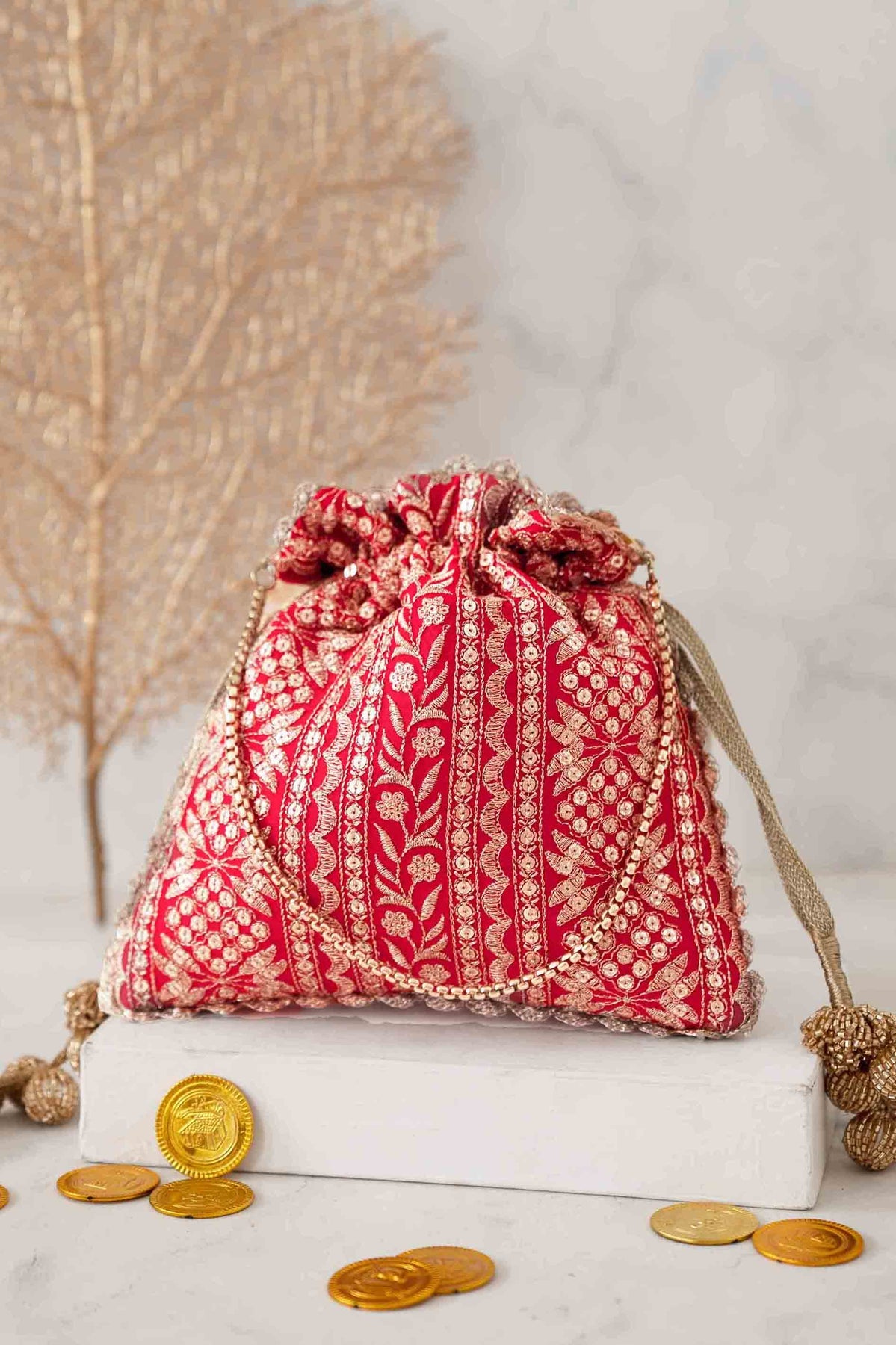 Mirai Embroidered Potli - Red
AM-PT-1122-0002