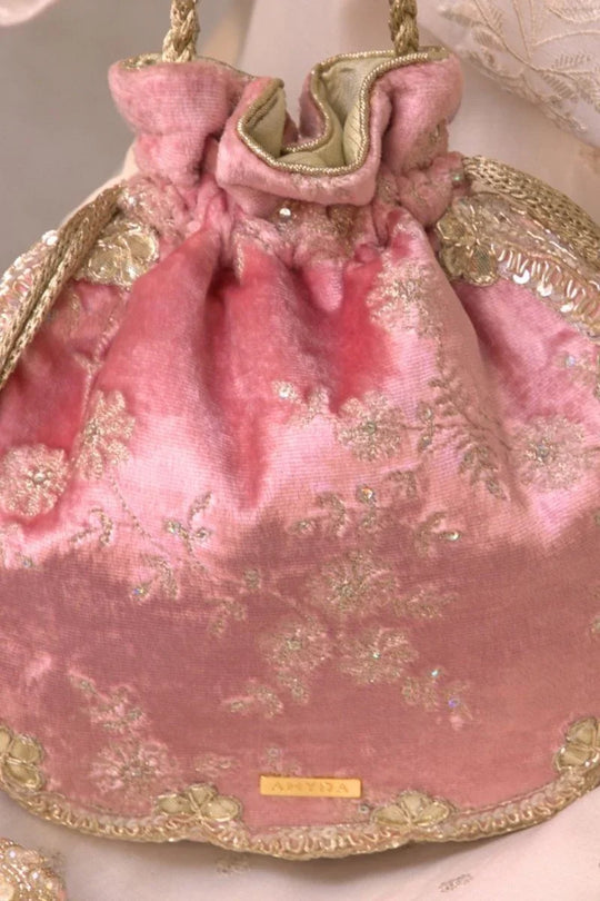 Suki Velvet Scallop Embroidered Potli - Pink
AM-PT-0226-0006