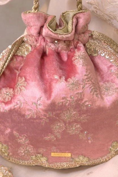 Suki Velvet Scallop Embroidered Potli - Pink
AM-PT-0226-0006