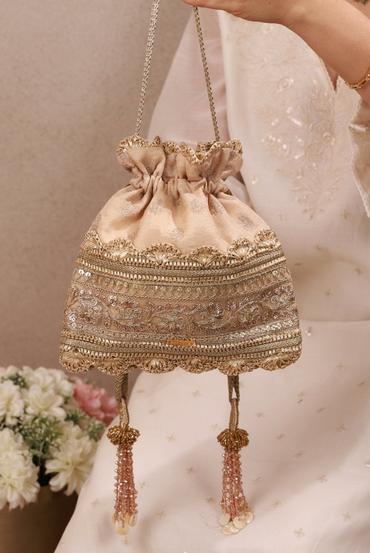 Mrida Potli - Beige
AM-PT-0726-0017
