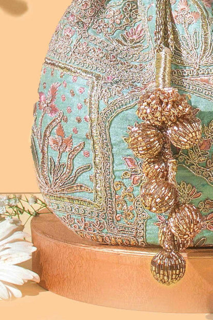 Amer turquoise potli
AM-PT-0723-0007