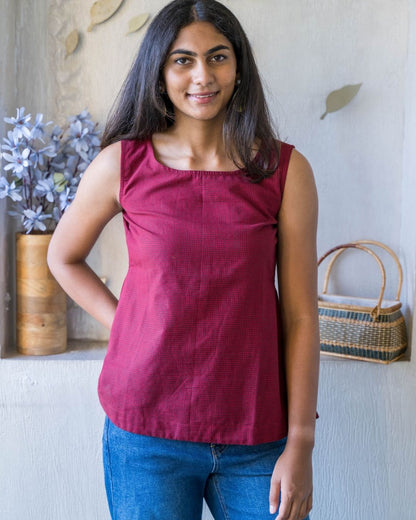 Marron Black Sleeveless Checks Top