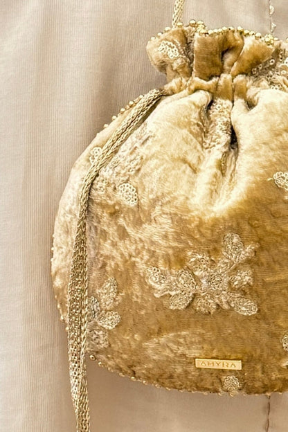 Ras Velvet Embroidered Potli - Gold
AM-PT-0526-0007
