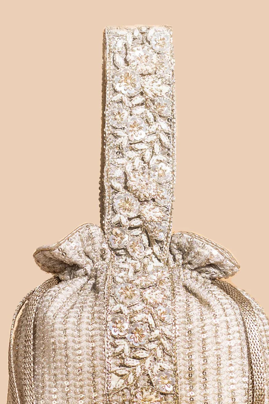 Tara Potli Champagne
AM-PT-0823-0002