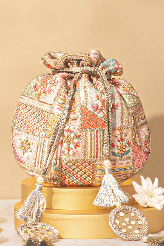 Jia Embroidered Multicolor Potli
AM-PT-0824-0004