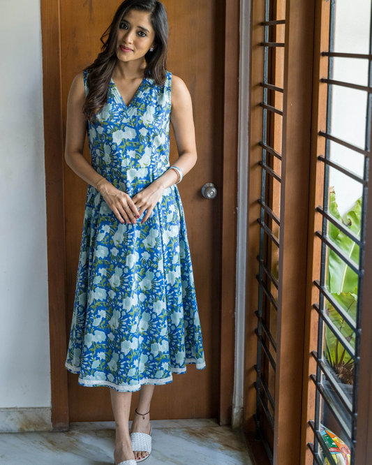 Blue Floral Printed Lase V Neck Sleeveless Dress