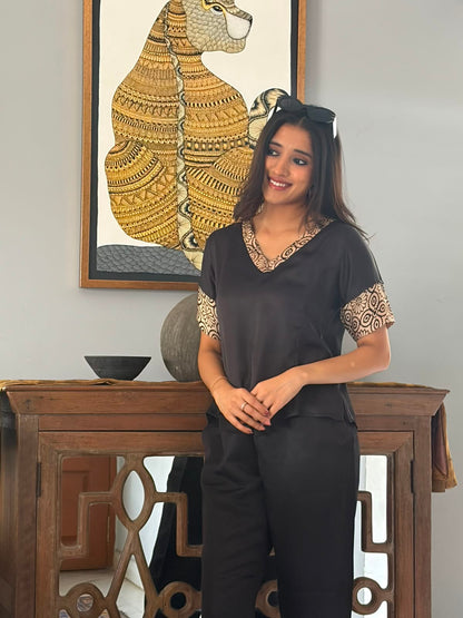 Black Modal V Neck Cuff Printed Top