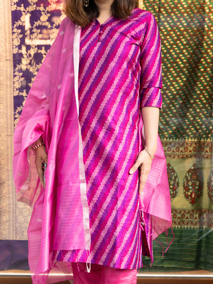 Pink V Neck Shell Button Slik Ikat  Kurta