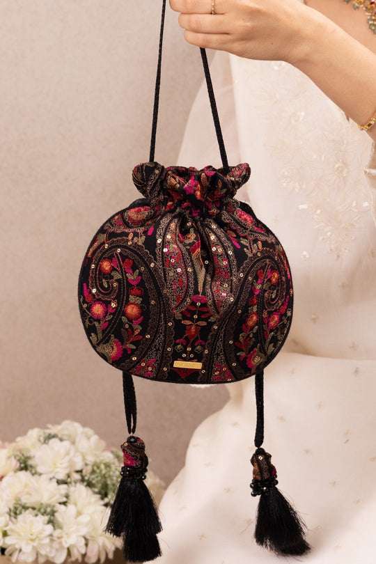 Rumi Embroidered Potli - Black
AM-PT-0726-0024