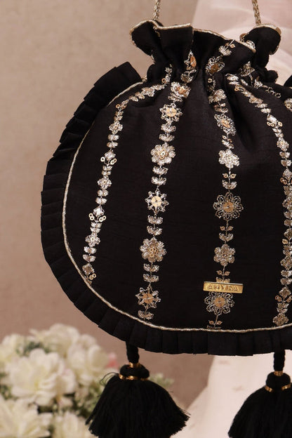 Dhaga Embroidered Pleated Potli - Black
AM-PT-0726-0025