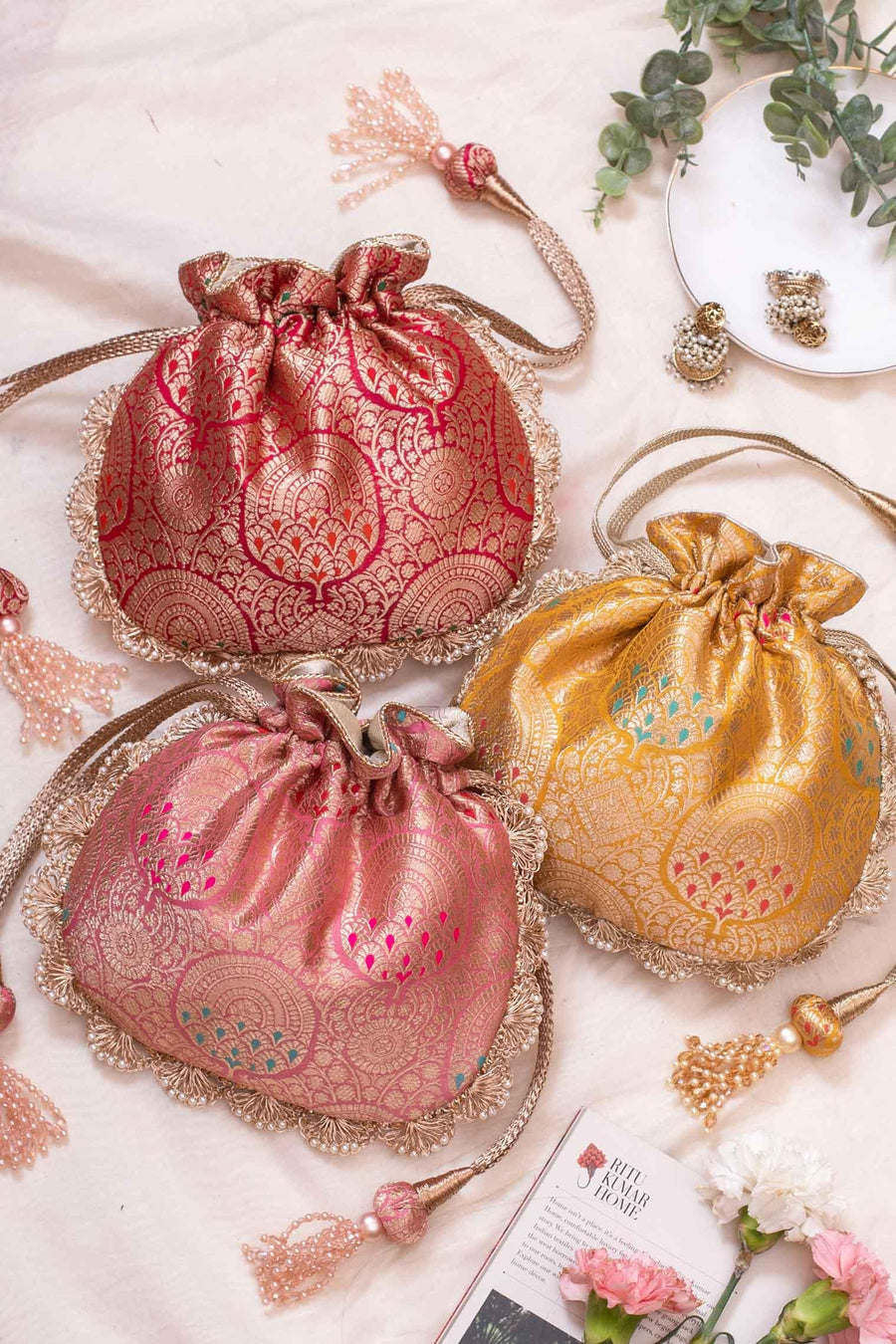 Kashi Pure Banarasi Silk Potli - Pink
AM-PT-0822-0003