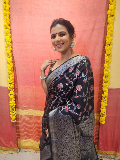 Black Red Jaal Boota Benarasi Silk Saree