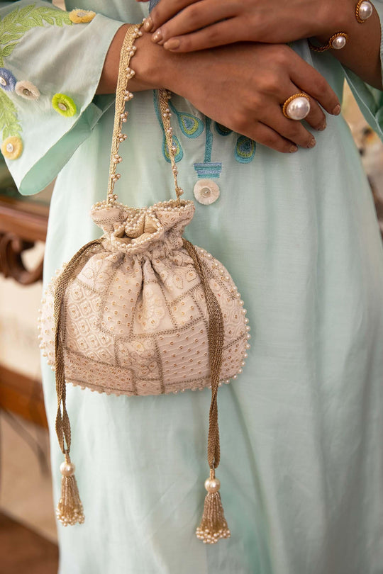 Mosaic Luxe Embroidered Potli Bag - Off white
AM-PT-1220-0014