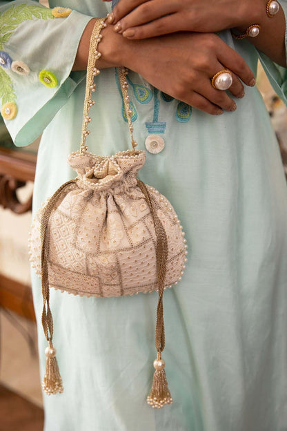 Mosaic Luxe Embroidered Potli Bag - Off white
AM-PT-1220-0014