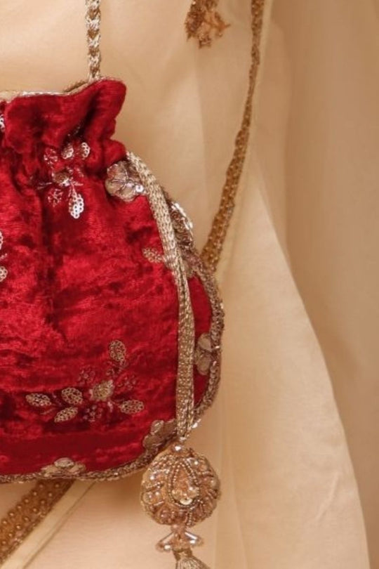 Ras Velvet Scallop Embroidered Potli - Red
AM-PT-0426-0008
