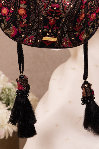 Rumi Embroidered Potli - Black
AM-PT-0726-0024